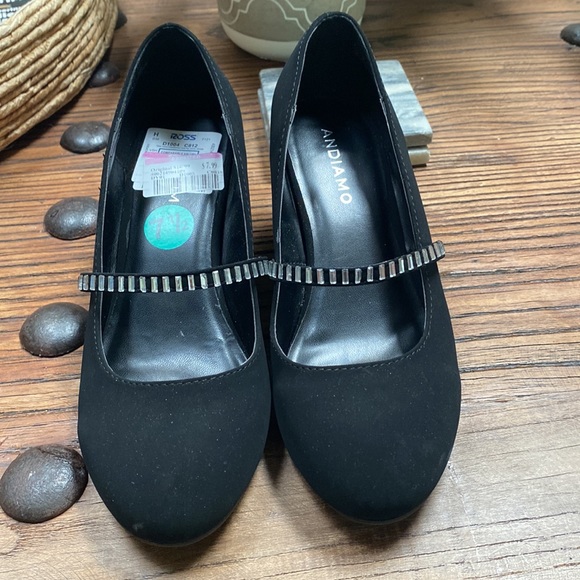 Cute black wedge pumps - Picture 3 of 3